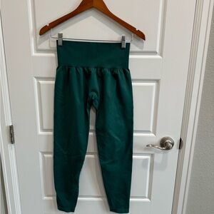 NVGTN Women’s Solid Seamless Leggings Emerald Sz M